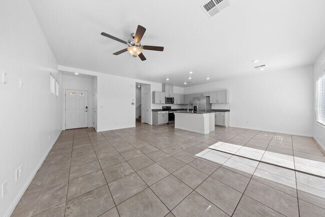 Building Photo - 4 Bedroom Home in Southern Highlands