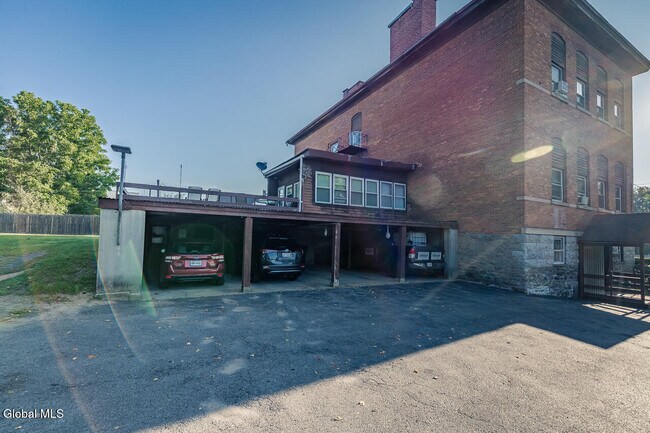 Building Photo - 39-41 Haskell St