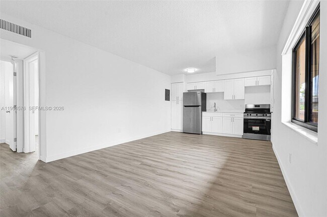 Building Photo - 13210 Memorial Hwy