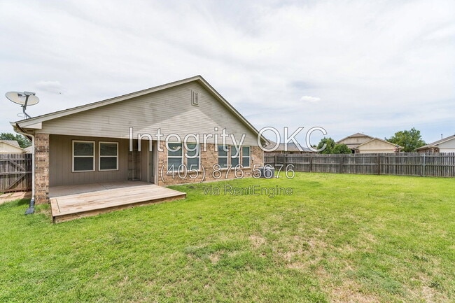 Building Photo - 2800 NW 184th St