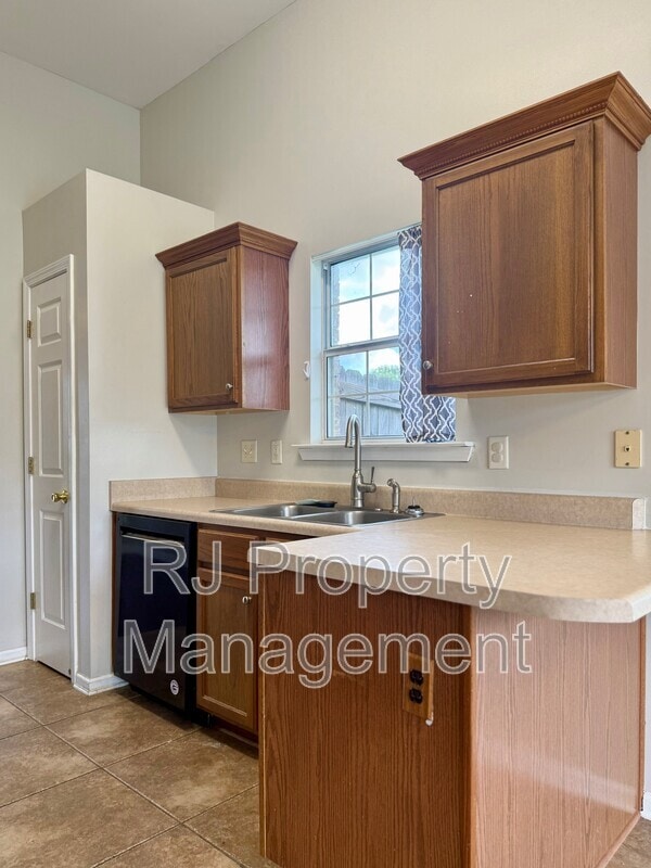 Building Photo - 11579 Mahogany Dr