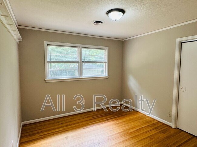 Building Photo - 2649 Burkelaun Dr