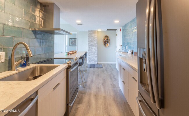 Building Photo - 805 4th Ave