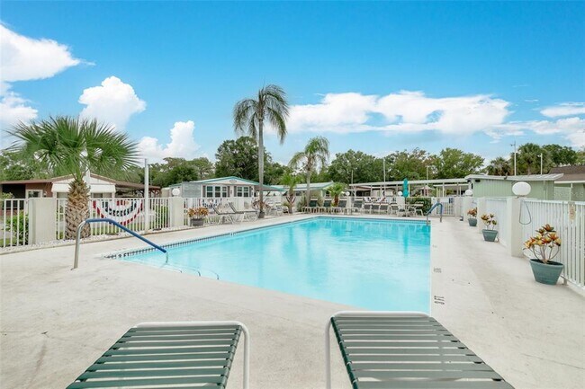 Building Photo - 7815 Greenlawn Dr