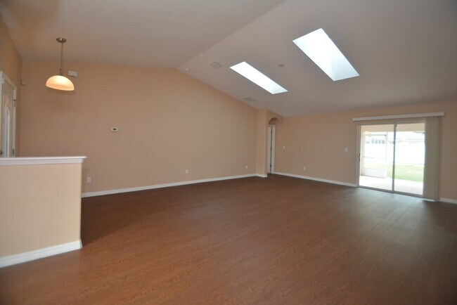 Building Photo - 27 Porcupine Dr