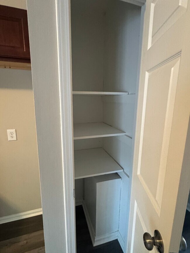 Building Photo - Gorgeous 3 bedroom home recently upgraded