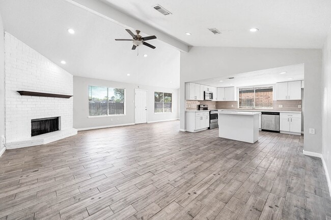 Building Photo - 14315 Swanfield Dr