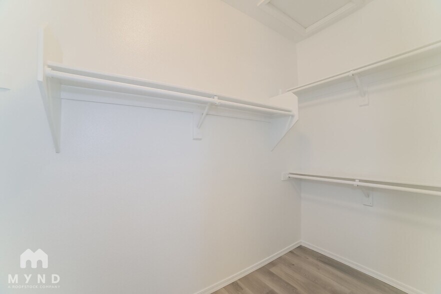 Building Photo - 2607 S 156th Ave