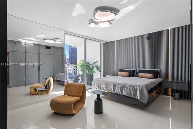 Building Photo - 90 SW 3rd St