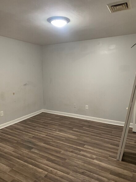 Building Photo - 178 Jencks St