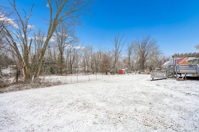 Building Photo - 68 Valley Rd