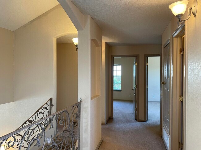 Building Photo - 12828 Tierra Ayala Dr
