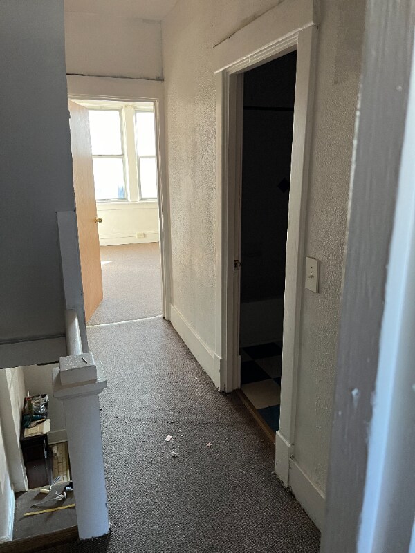 Building Photo - 1619 Lenz Ave