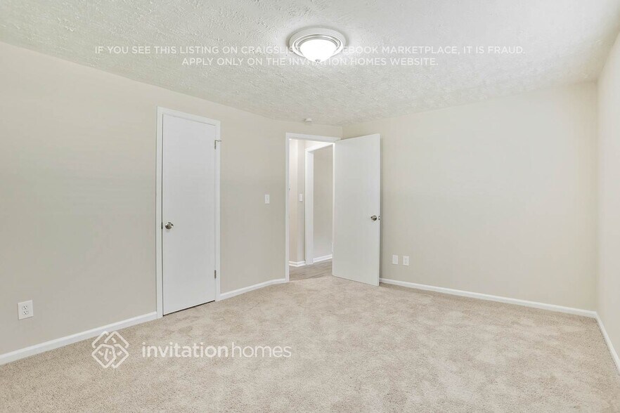 Building Photo - 6265 Lakeview Dr