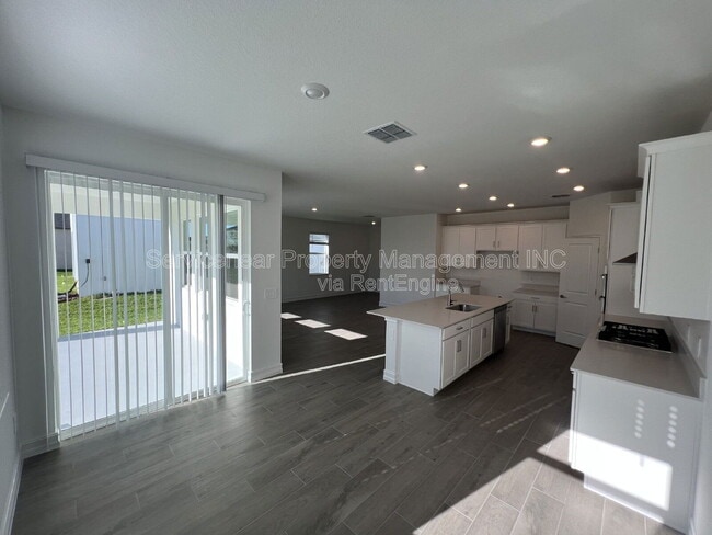 Building Photo - 7141 119th Ct E