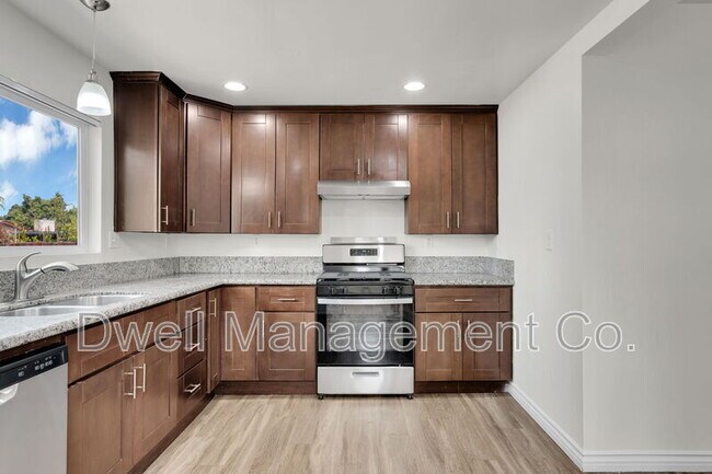 Building Photo - 8355 Golden Ave