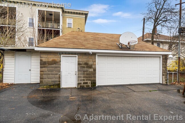 Building Photo - 9 Stearns Ave