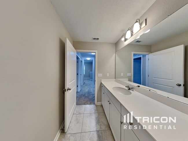 Building Photo - 66 Raphael Ln