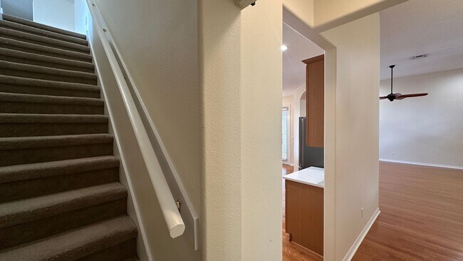 Building Photo - 1653 Cherry Ridge Dr