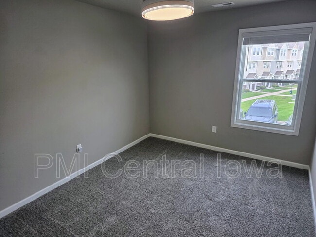 Building Photo - 2316 Hazeltine Pl