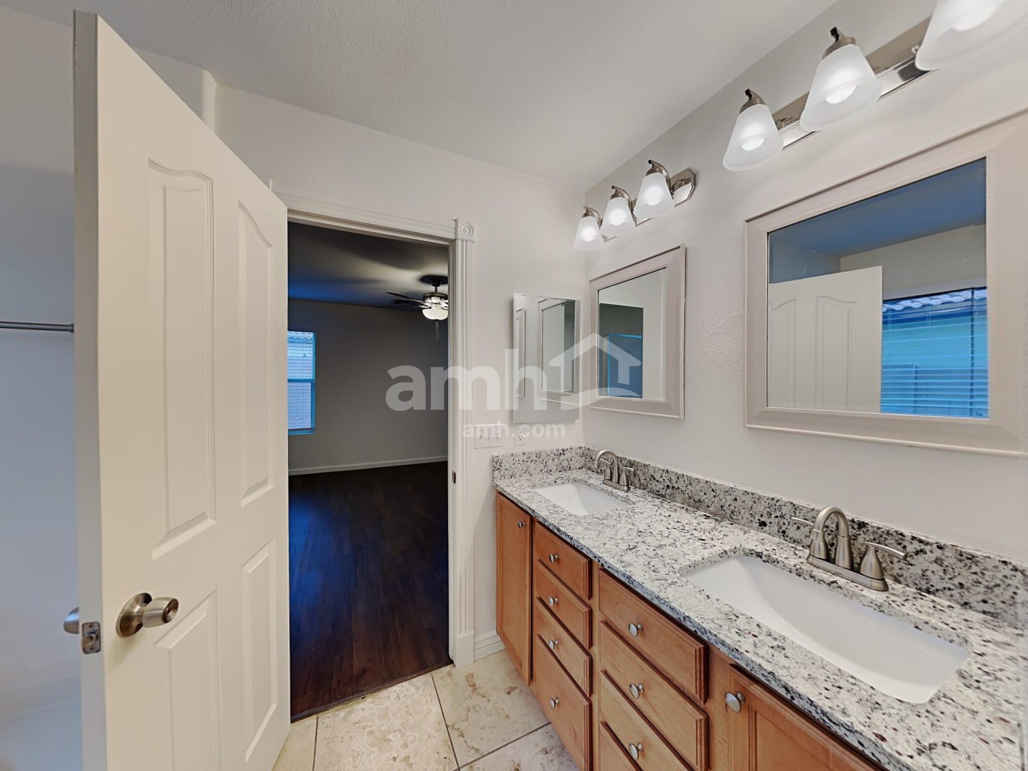 Building Photo - 309 W Vuelta Friso