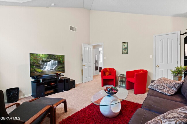 Building Photo - 1091 Los Moros Dr