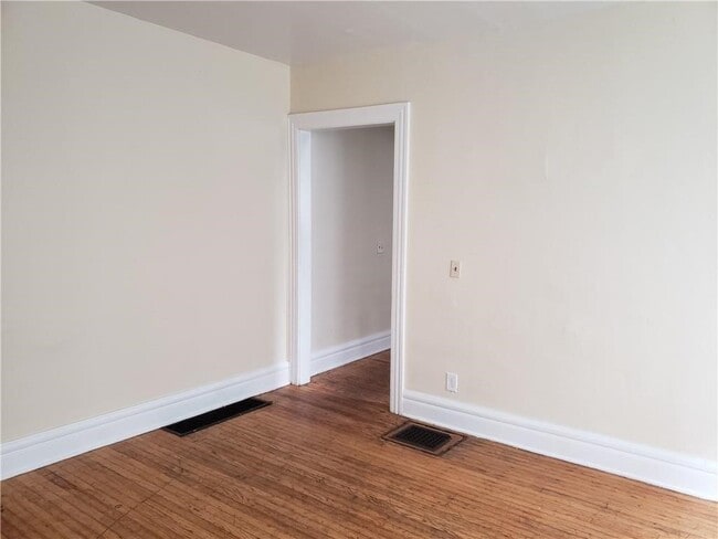 Building Photo - 36 Berkshire St