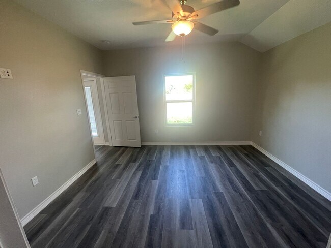Building Photo - New home