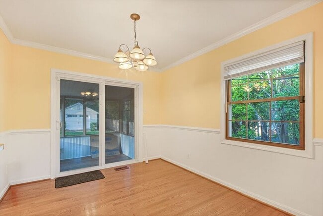 Building Photo - 948 Ficklen Rd