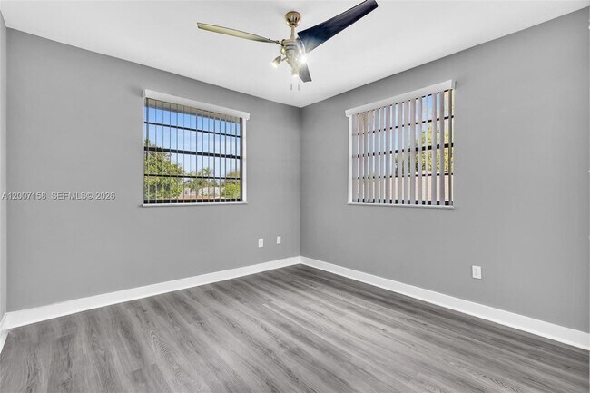 Building Photo - 14212 NE 4th Ave