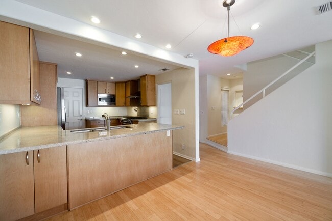 Building Photo - Stunning Waterfront Townhome in Huntington Beach!