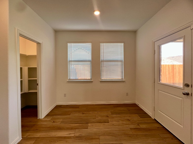 Building Photo - 232 Jenkinson Dr