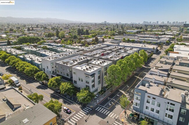 Building Photo - 6466 Hollis St