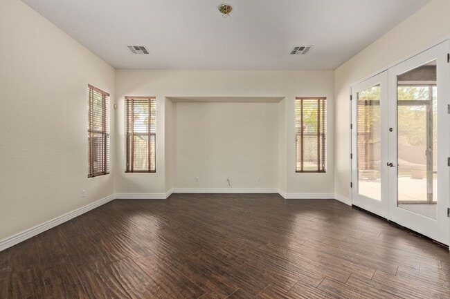Building Photo - 3 Bedroom with Den in Chandler