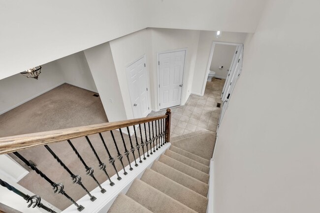 Building Photo - 3 bedroom Townhouse