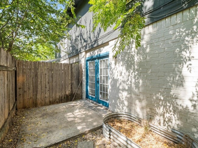 Building Photo - 3507 Alpine Cir