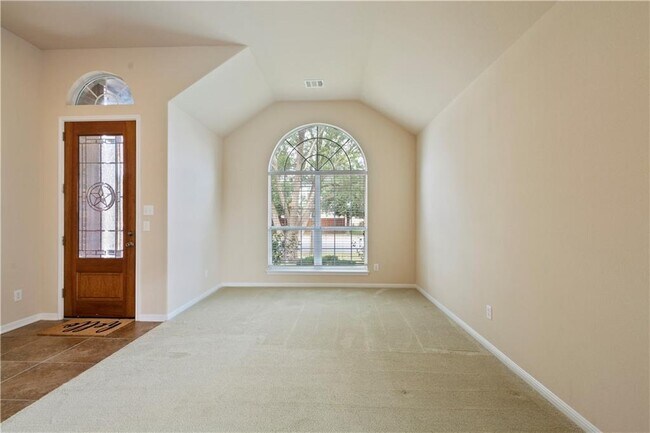 Building Photo - 2405 Speidel Dr