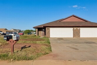 Building Photo - 403 Debra Ct