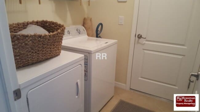 Building Photo - 11294 Red Bluff Ln