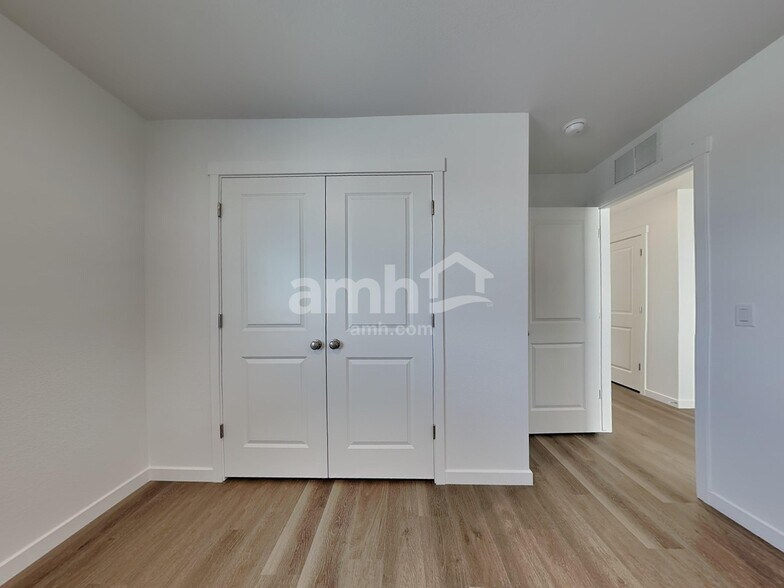 Building Photo - 26146 E Calhoun Pl