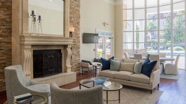 Building Photo - 1200 Somerby Dr