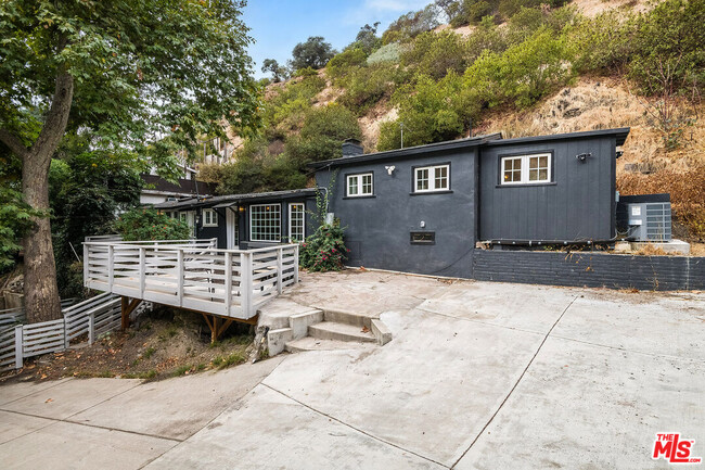 Building Photo - 9801 Portola Dr