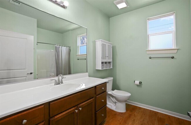 Building Photo - 1413 Kirwin St