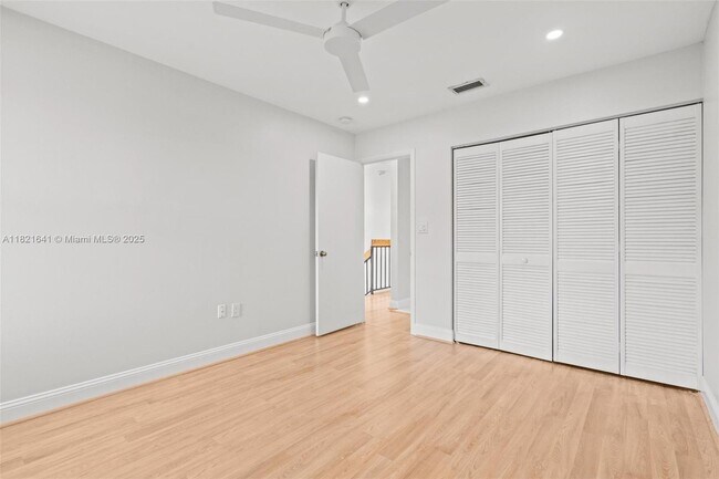 Building Photo - 9148 SW 129th Ln