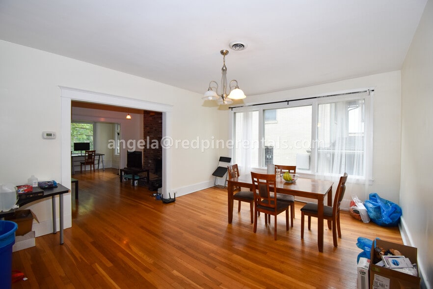 Building Photo - 5728 Solway St