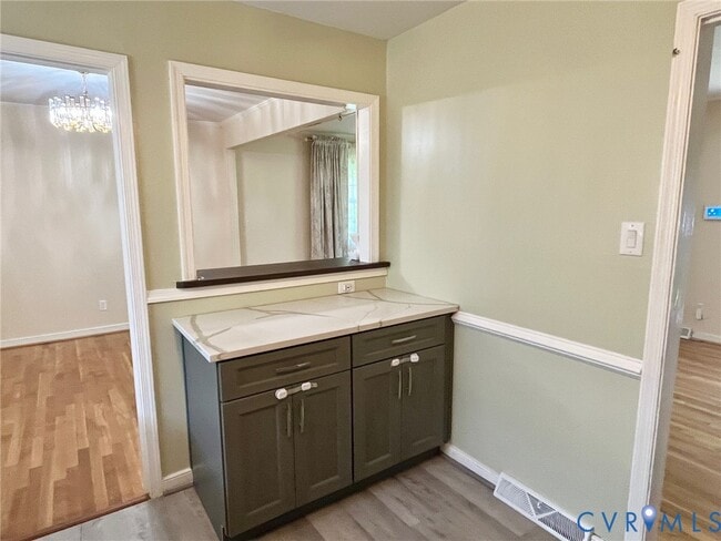 Building Photo - 3911 Sunburst Rd