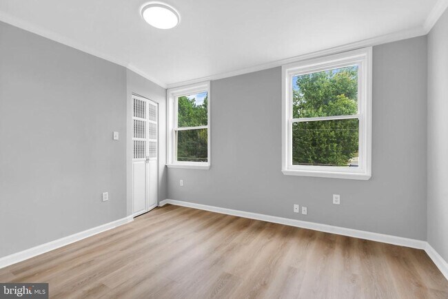 Building Photo - 916 Jersey Ave