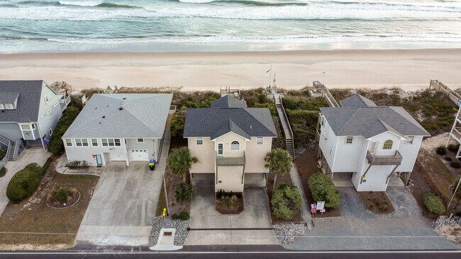 Building Photo - Oceanfront- Pet Friendly- Fully Furnished-...
