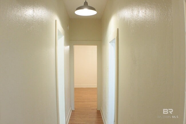 Building Photo - 207 NW 1st St