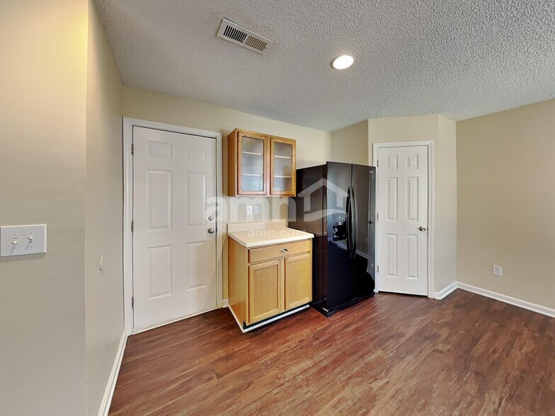 Building Photo - 3109 Teton Dr